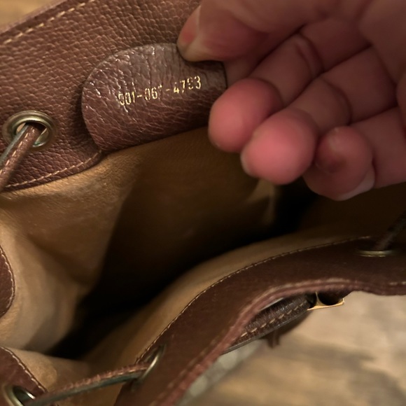 1980s Vintage Gucci GG Monogram Leather Bucket Bag Crossbody *tear* - Picture 9 of 17